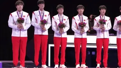 LPL中单人才断档危机：对比LCK中单选手英雄池与对线压制力，解析青训体系培养效率不足如何影响LPL国际赛事竞争力